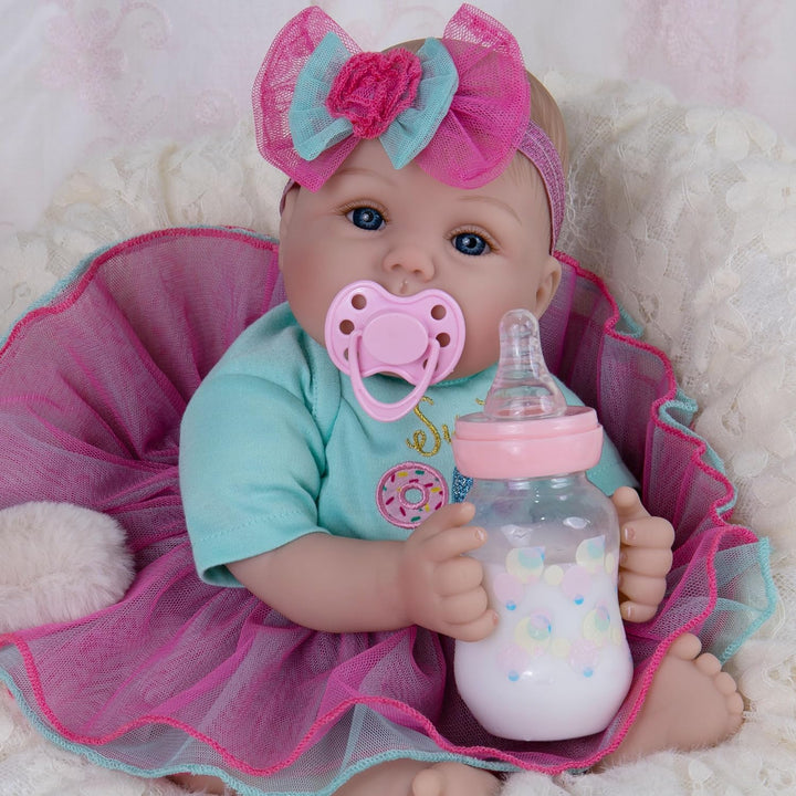 Reborn Baby Dolls Girl, 22 Inch Lifelike Realistic Silicone Baby Girl Doll That Look Real Packaged with Feeding Toy Accessories Set,Gift for Grandma and Kids 3+